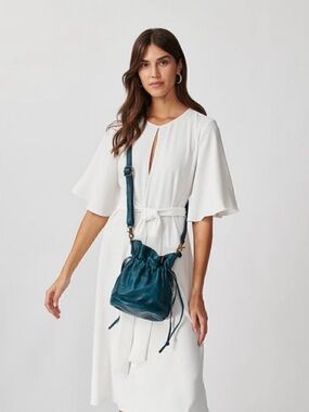 WANDERERS Travel Co. bucket bag
